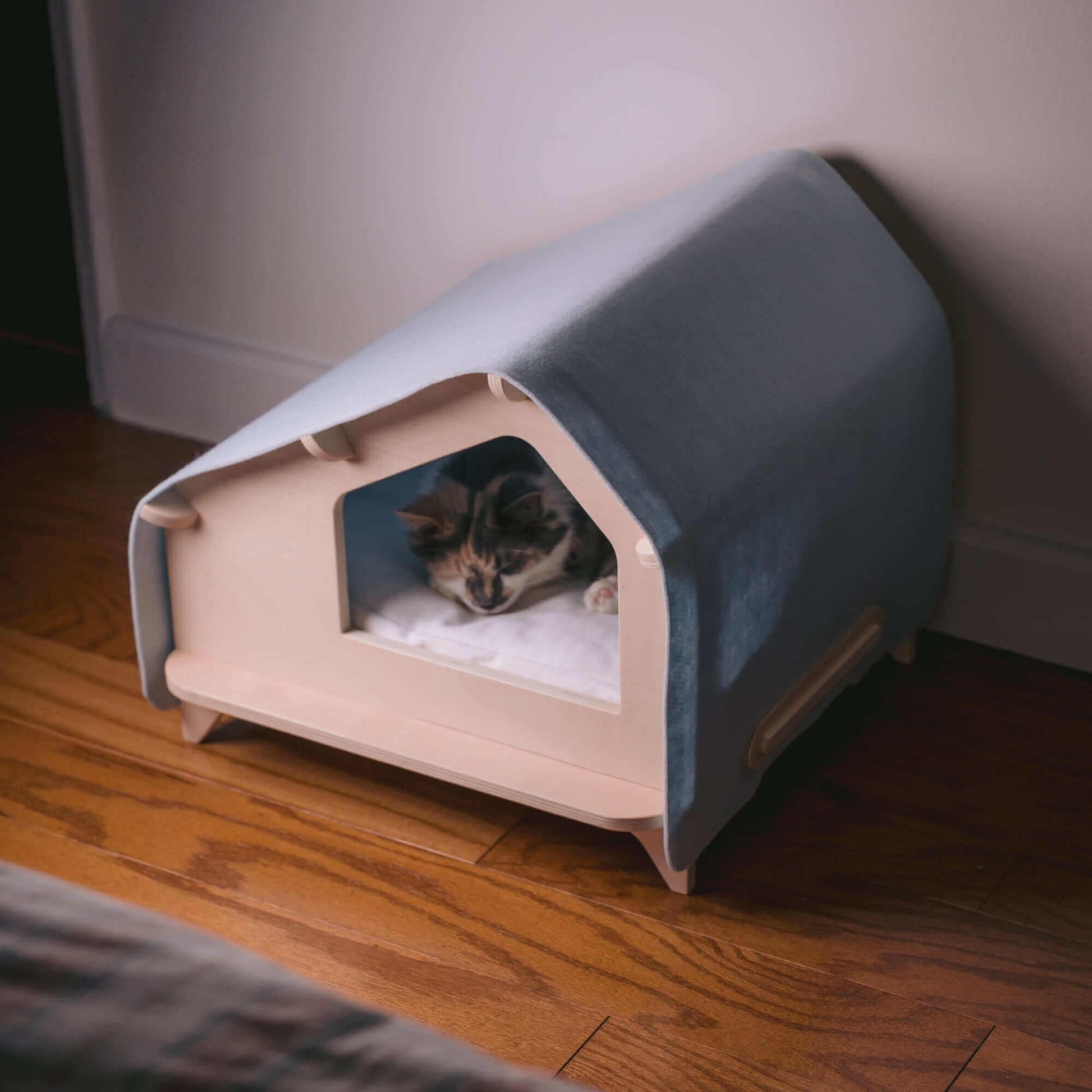 Pet Cabin — enclosed retreat space