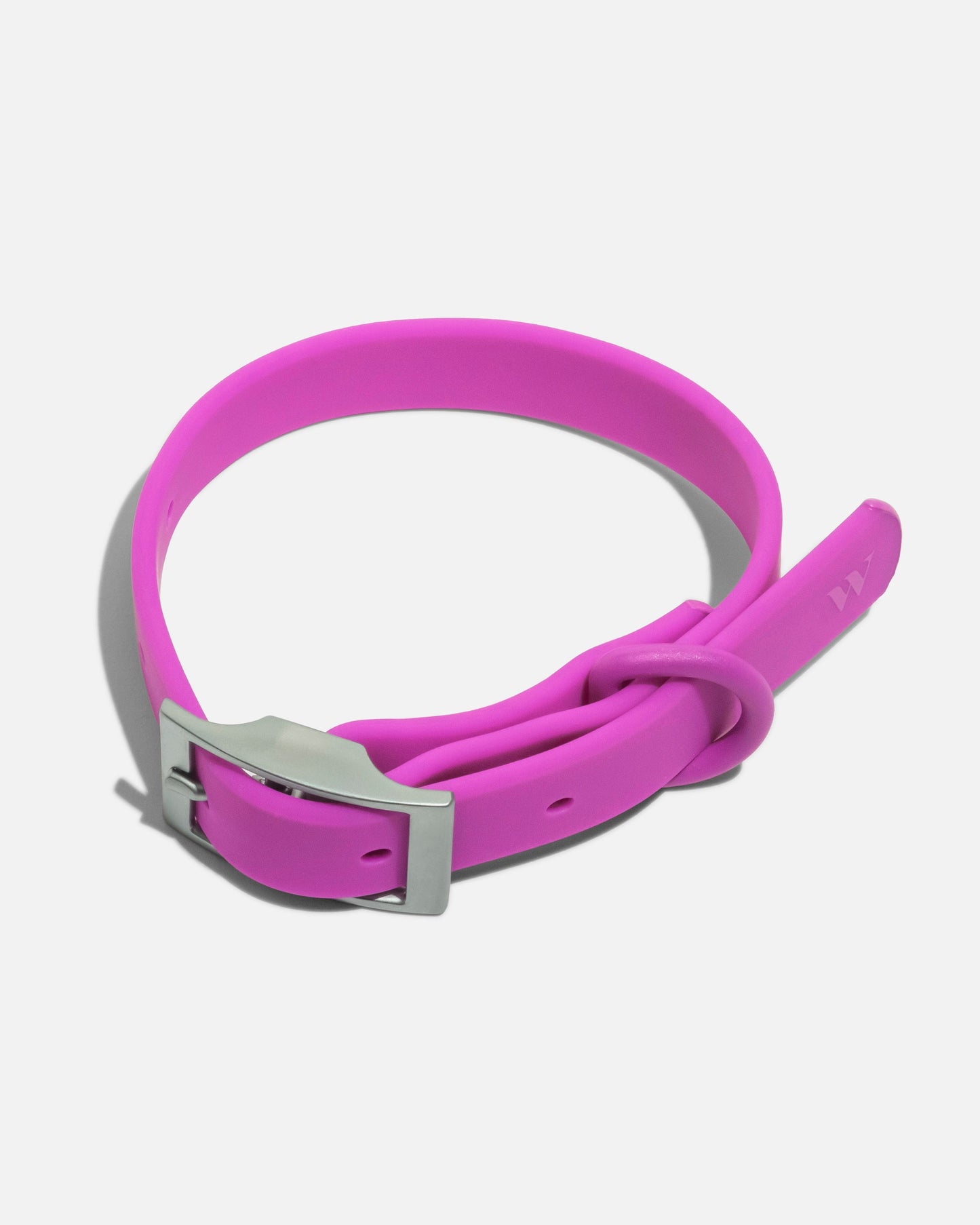 Sano Durable Dog Collar — pairs with the matching Walk Collection leash and poop bag carrier