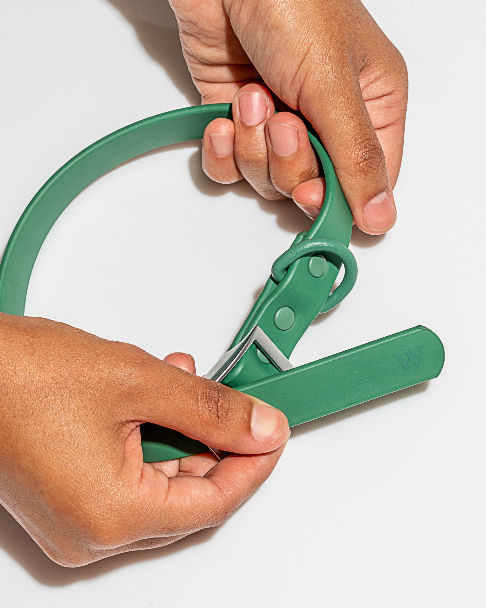 Sano Durable Dog Collar — pairs with the matching Walk Collection leash and poop bag carrier