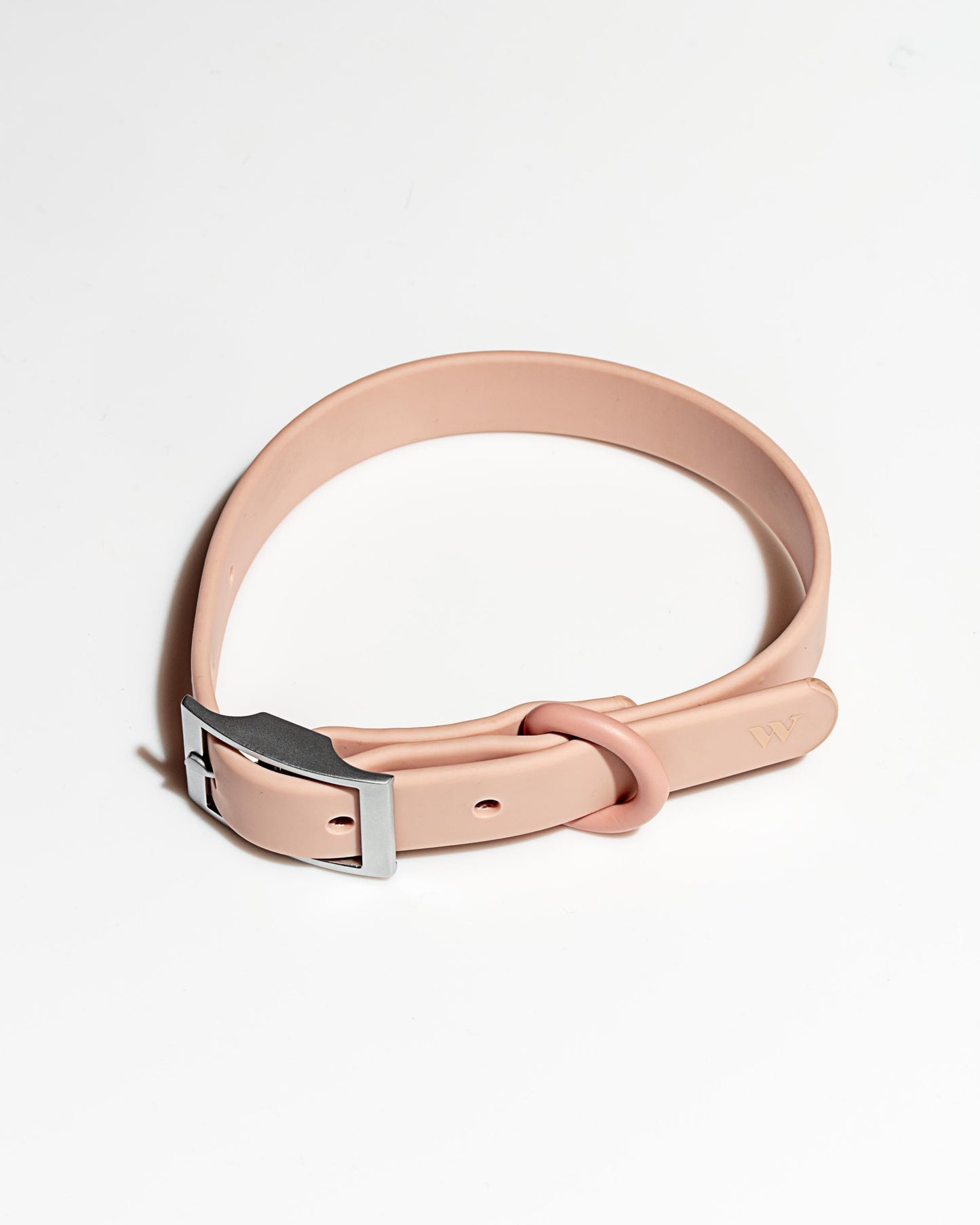 Sano Durable Dog Collar — pairs with the matching Walk Collection leash and poop bag carrier